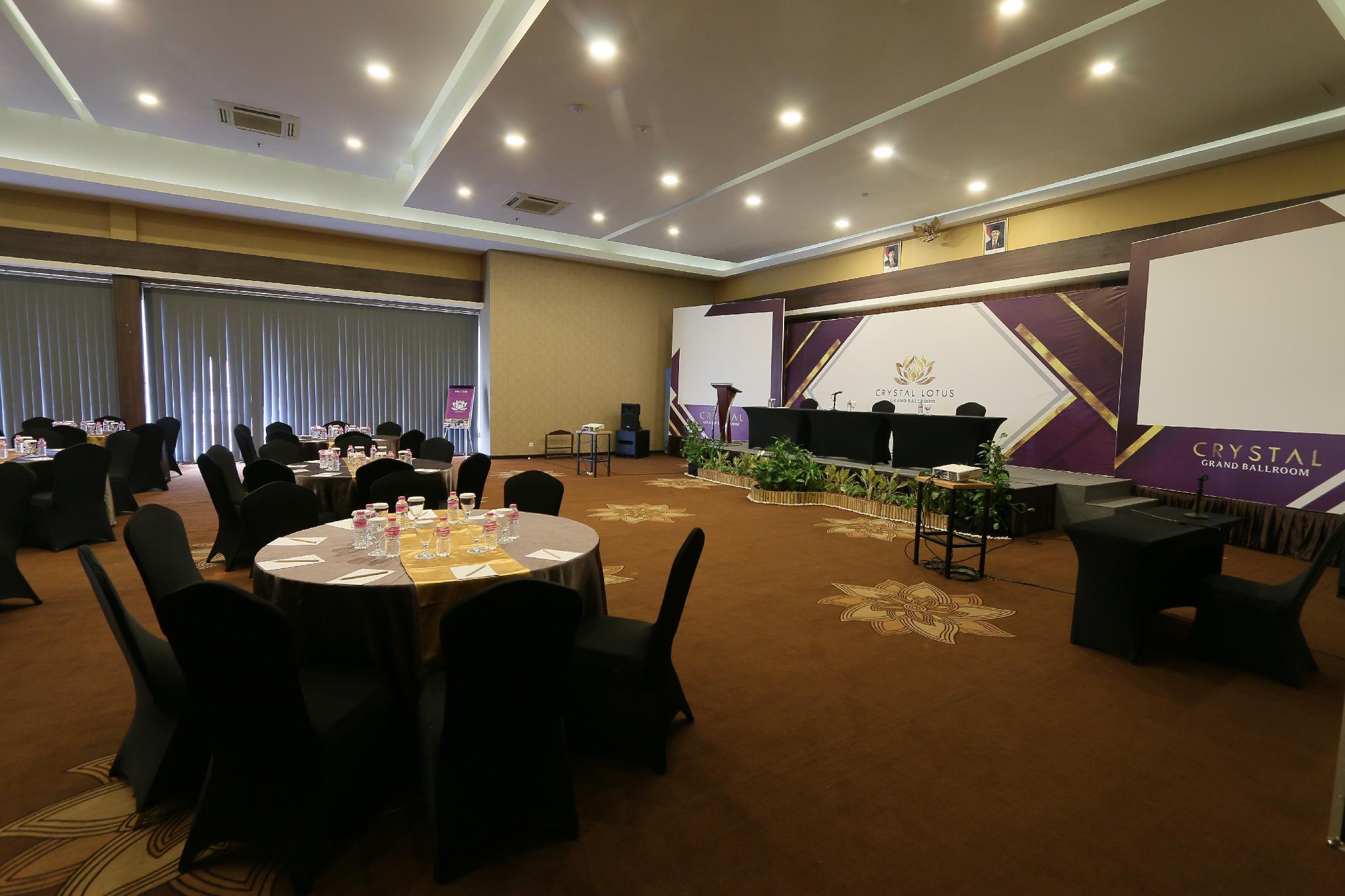 Crystal Lotus Hotel Yogyakarta Melati Exterior photo