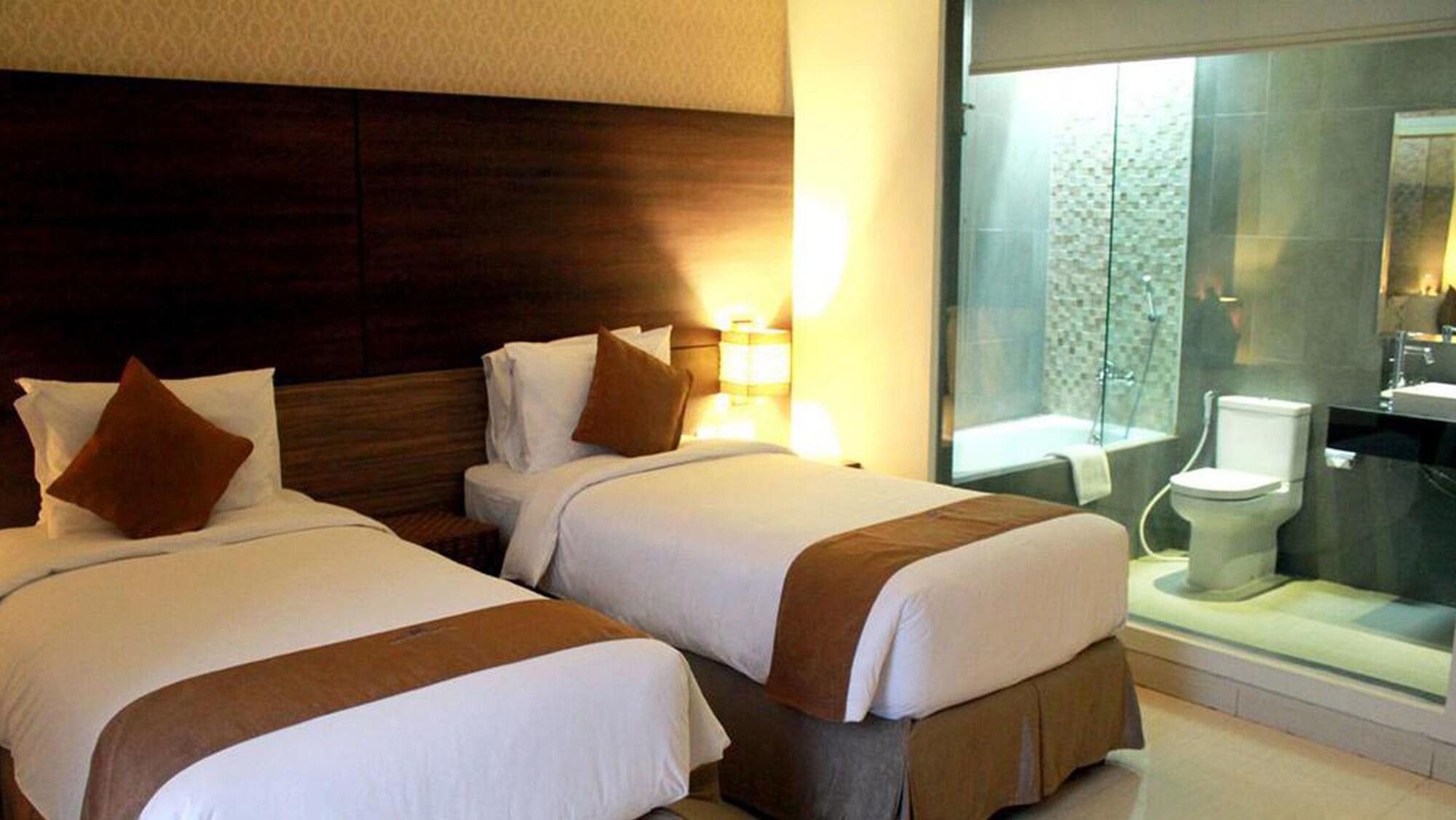 Crystal Lotus Hotel Yogyakarta Melati Exterior photo