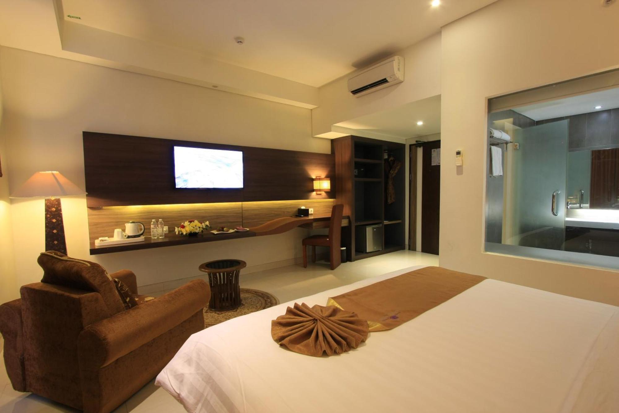 Crystal Lotus Hotel Yogyakarta Melati Room photo