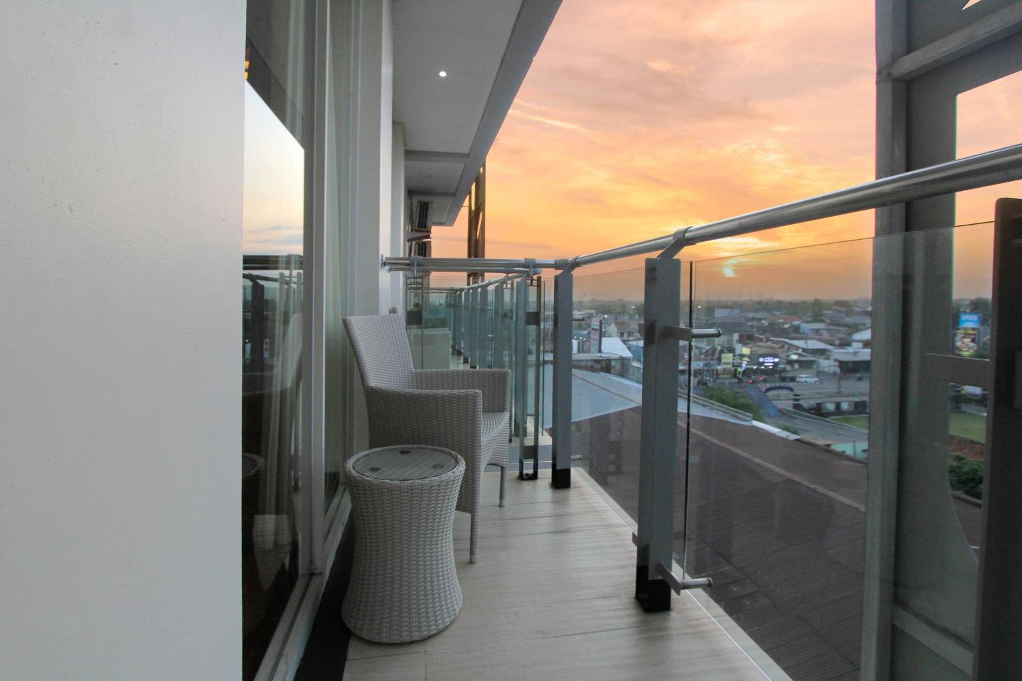 Crystal Lotus Hotel Yogyakarta Melati Exterior photo