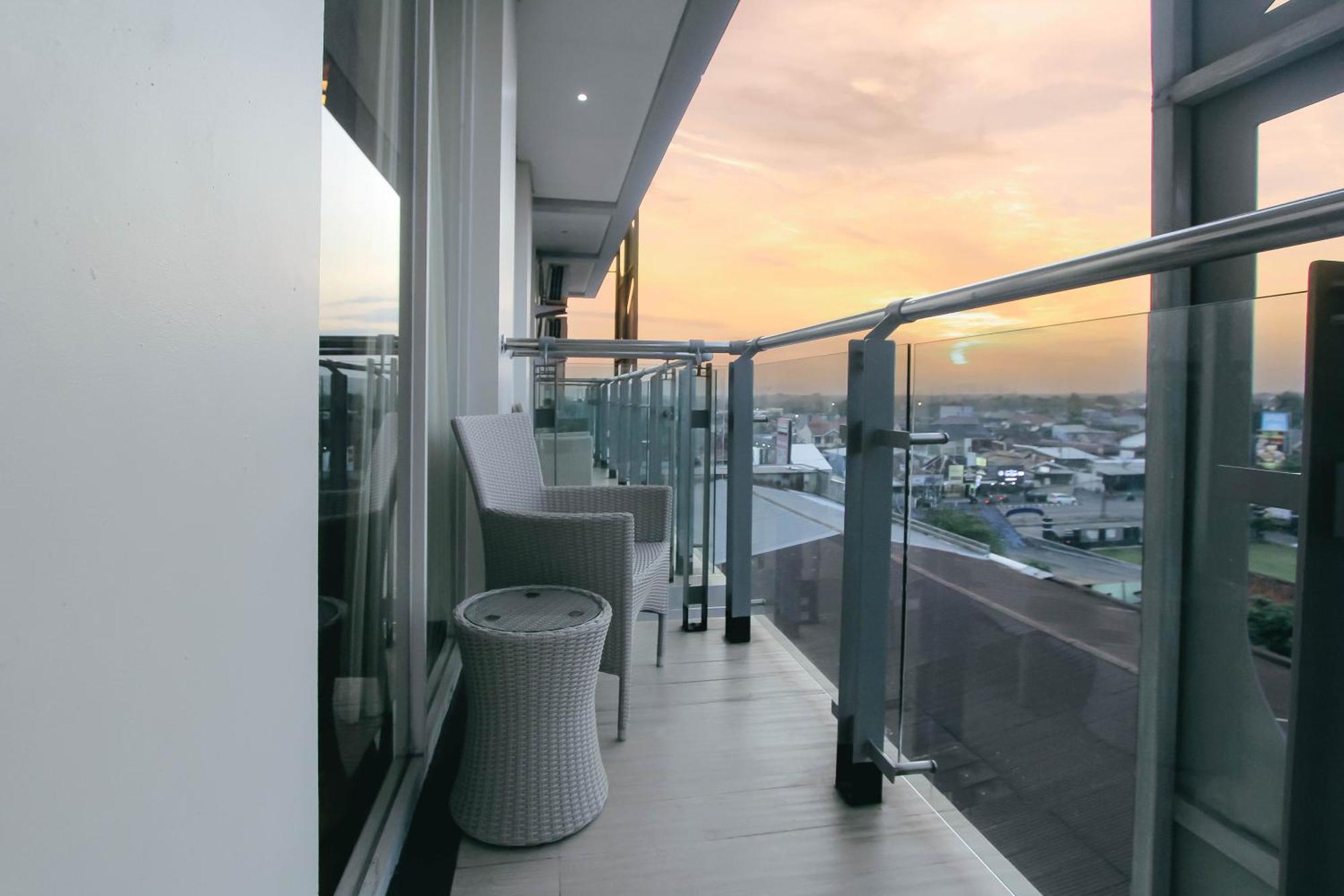Crystal Lotus Hotel Yogyakarta Melati Exterior photo
