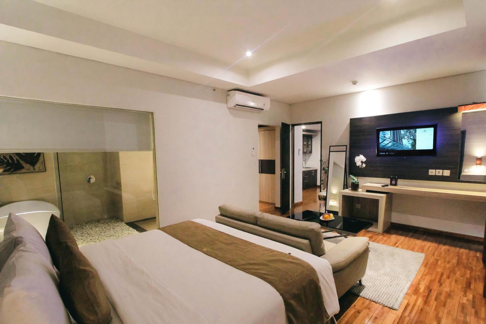 Crystal Lotus Hotel Yogyakarta Melati Exterior photo