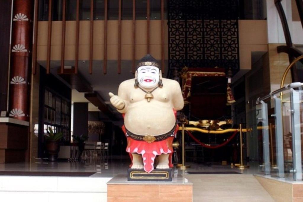Crystal Lotus Hotel Yogyakarta Melati Exterior photo